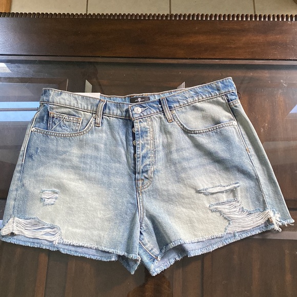 7 for all mankind Monroe Destruction Detail Cut Off Shorts - Picture 7 of 16